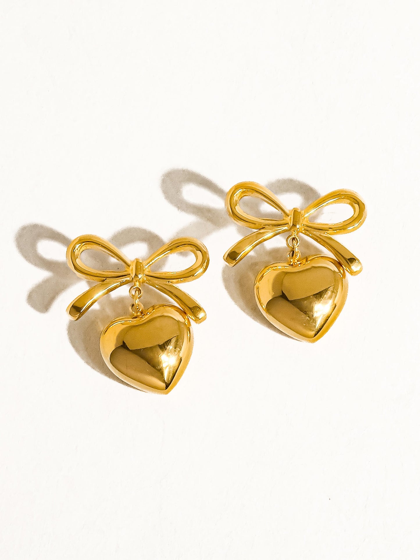 18K Non-Tarnish Dainty Bow Heart Earring