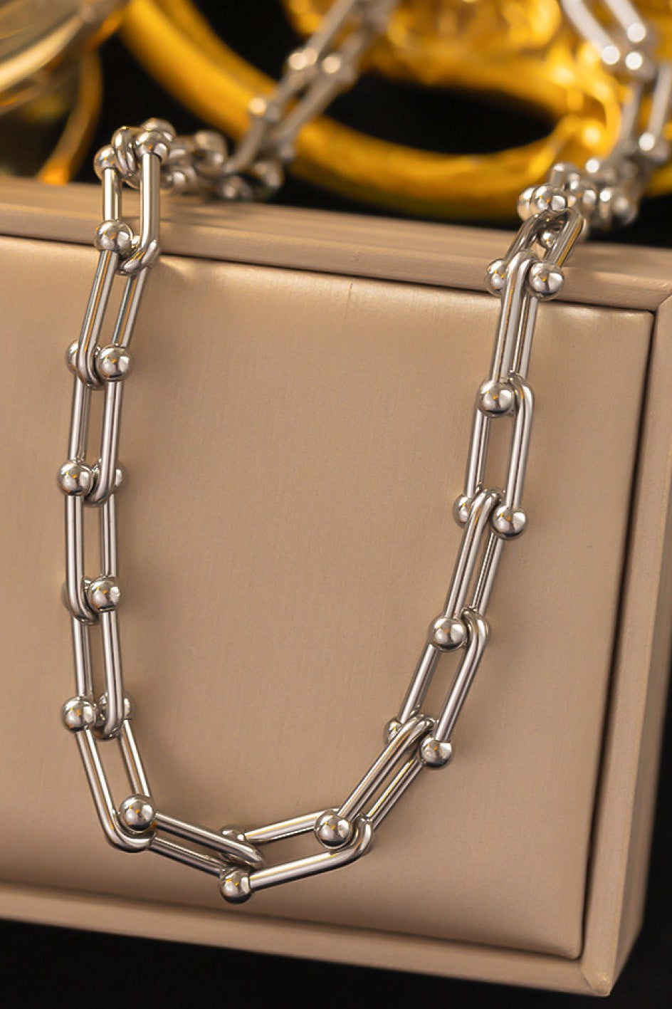 U-Shaped Link Chain Necklace