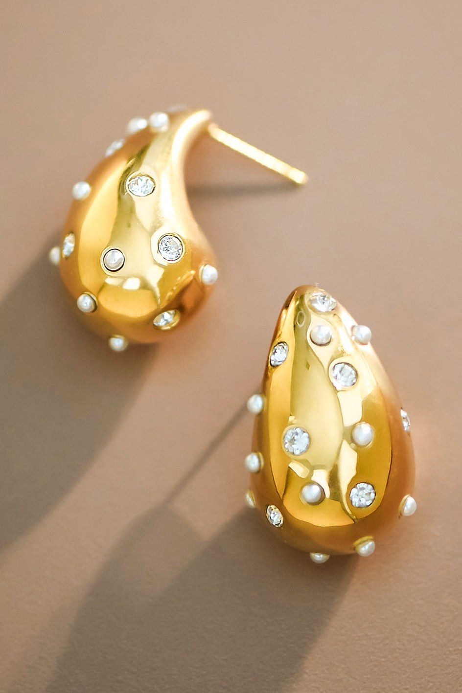 18K Gold Raindrop Studded Earrings.