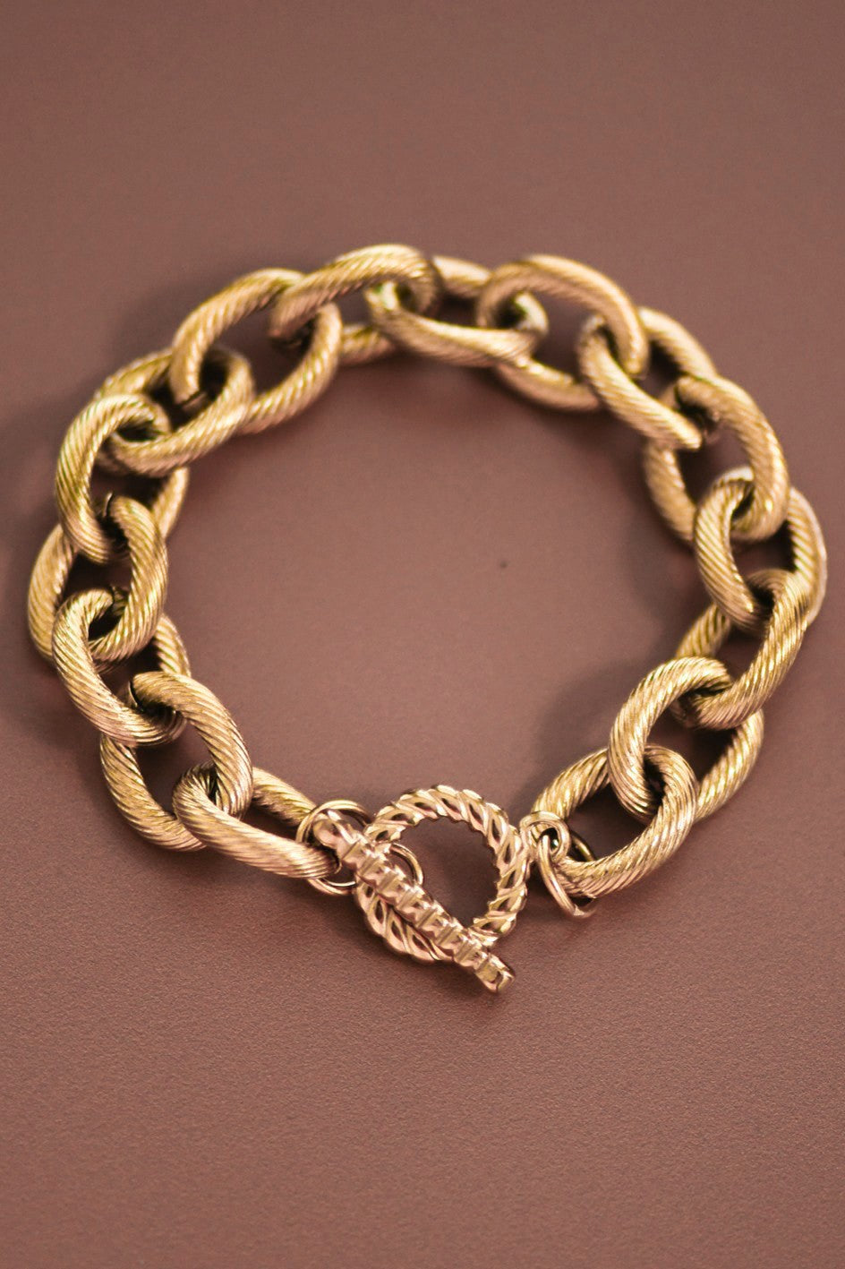 18k Chunky Chain Etched Bracelet w/ Toggle Clasp