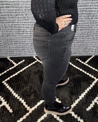 Judy Blue Black Washed Skinny Jeans