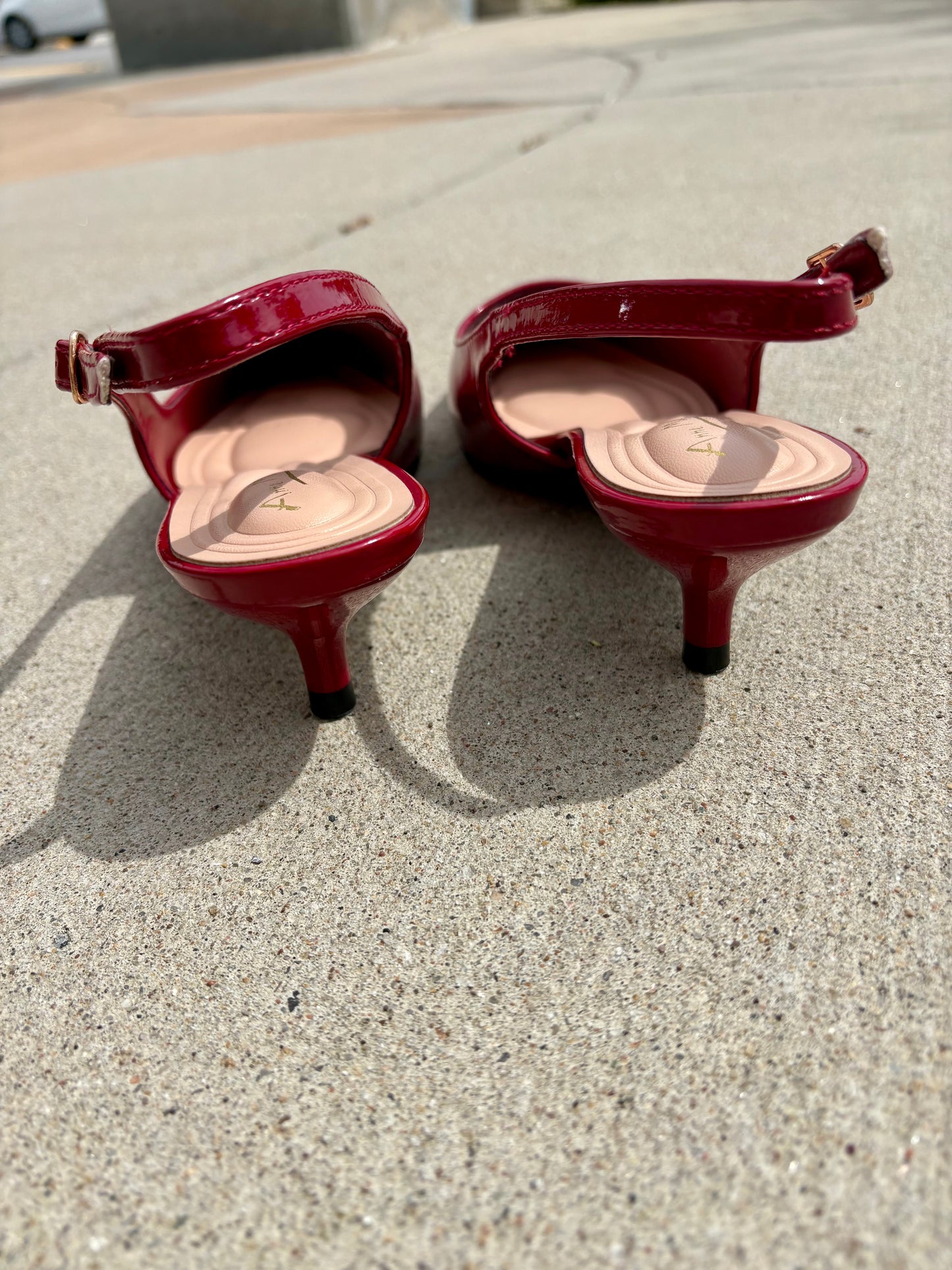Stile-18 Pointed-Toe Kitten Heel Slingback