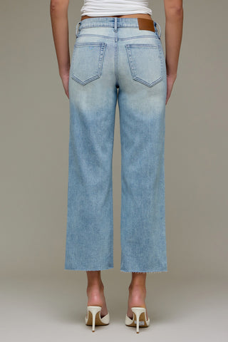 Ella Hidden Light Wash Clean Stretch Cropped Classic Straight