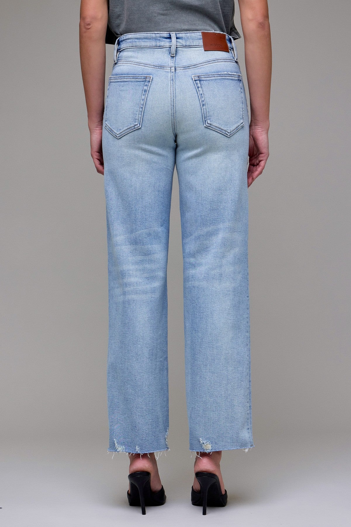 Ella Hidden Light Wash Stretch Raw Hem Classic Straight