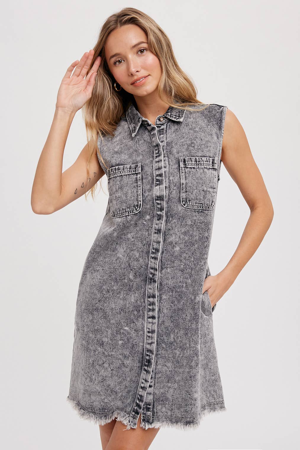 Frayed Hem Sleevelss Denim Dress