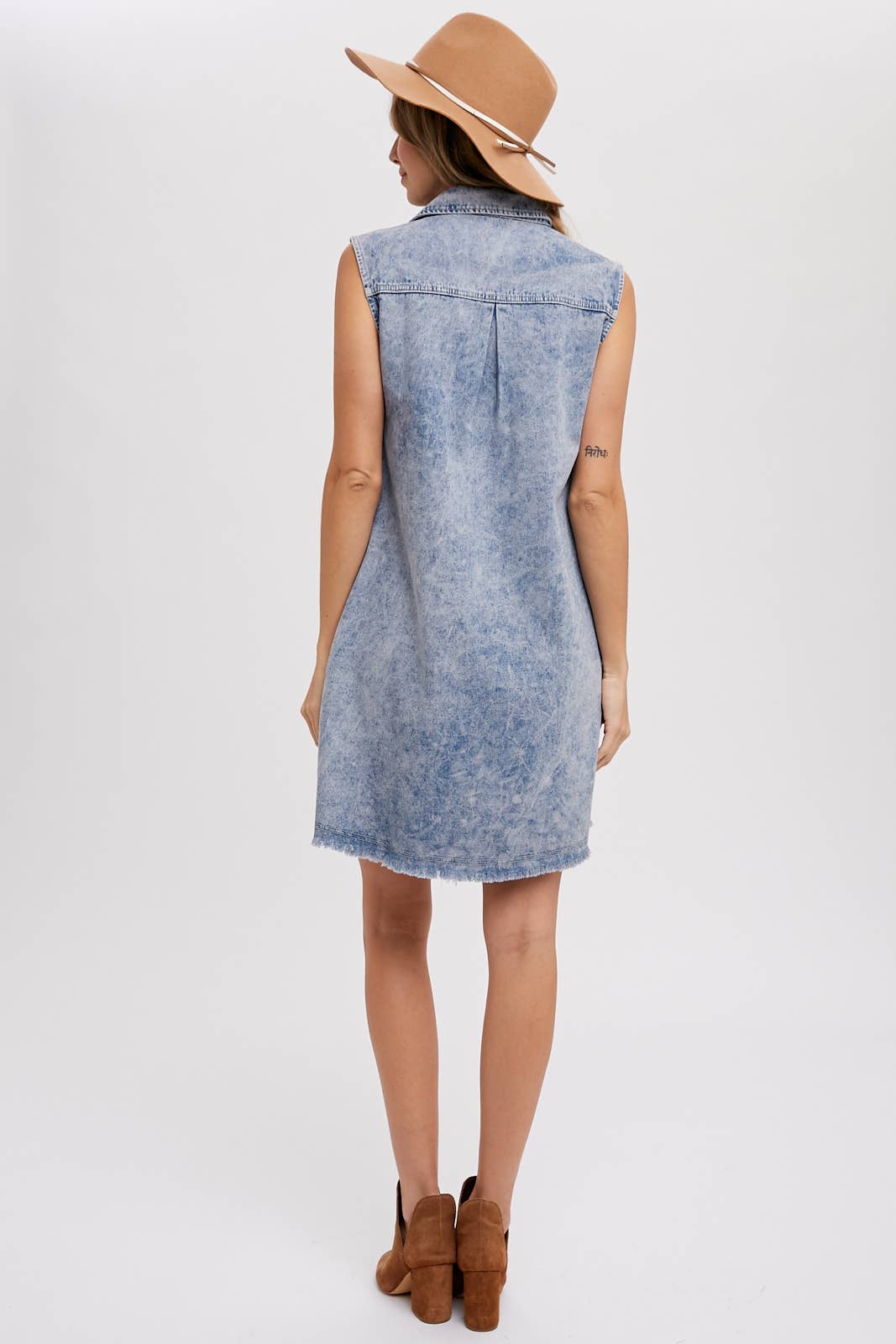 Frayed Hem Sleevelss Denim Dress