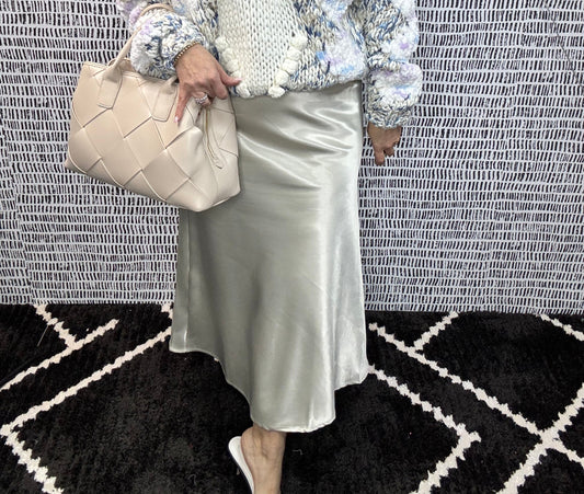 Satin Maxi Skirt w Bow Detail