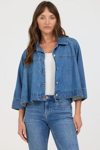 Cristo jacket featuring a lightweight design with a relaxed fit perfect for layering and everyday wear.