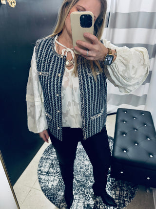 Sleeveless Accent Pearl Button Tweed Vest