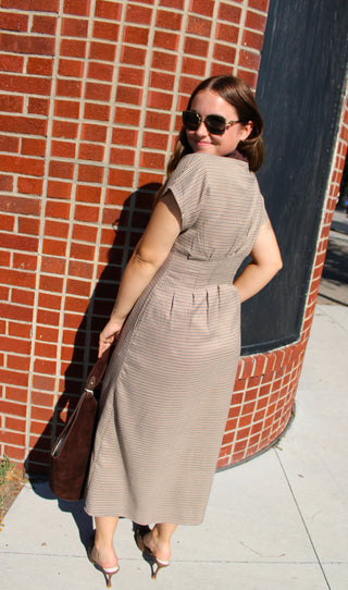  Back view of the Emily houndstooth collared button down midi dress with defined waist and brown contrast collar