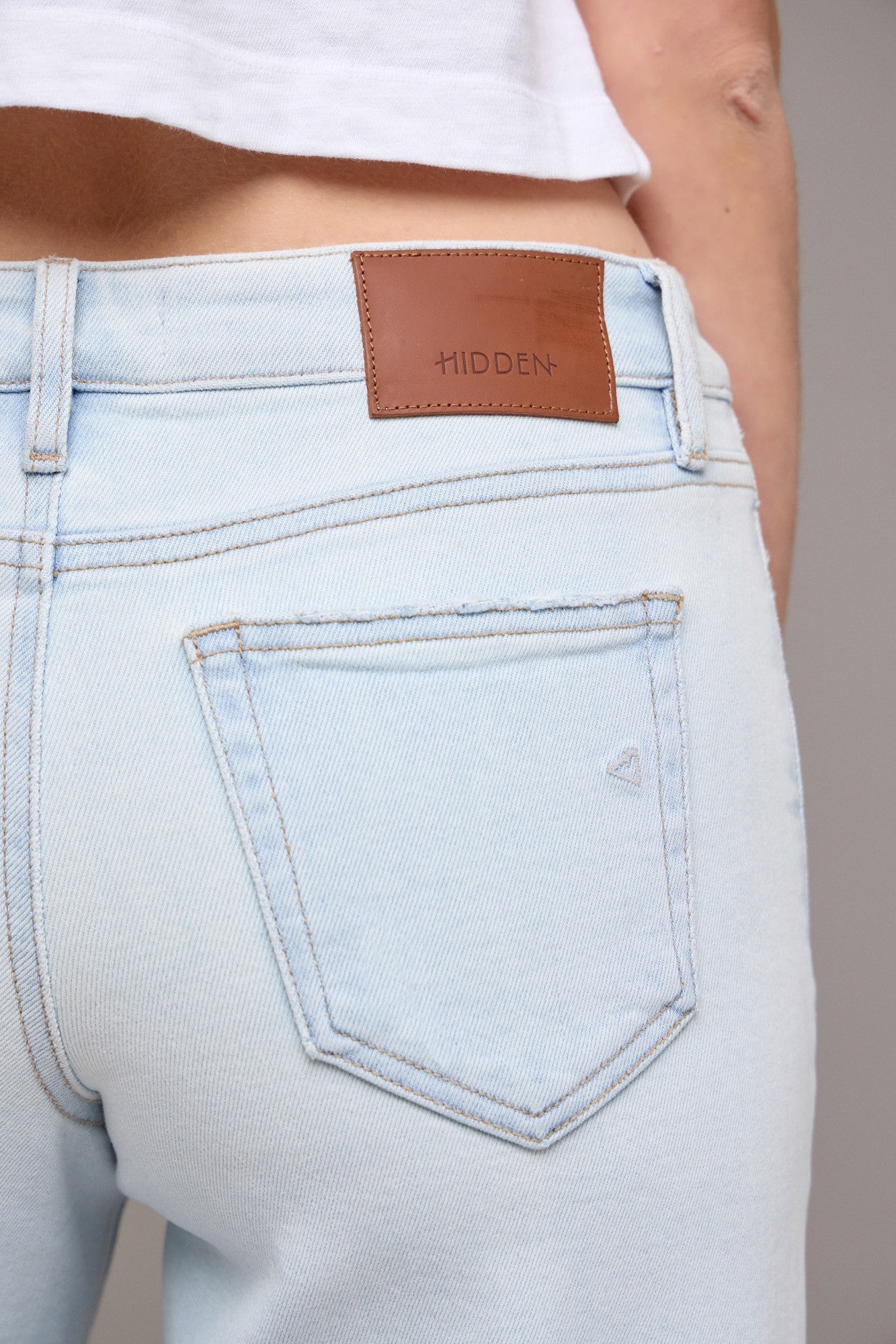 Nori-Hidden Midrise Wide Leg