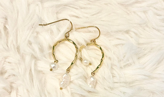Retro Pearl Drop Earrings